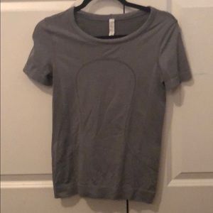 gray lululemon short sleeve shirt